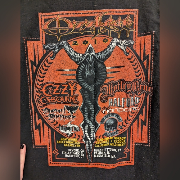 VINTAGE Ozzfest 2010 Ozzy Osbourne Graphic Band Concert Tee - Picture 4 of 7